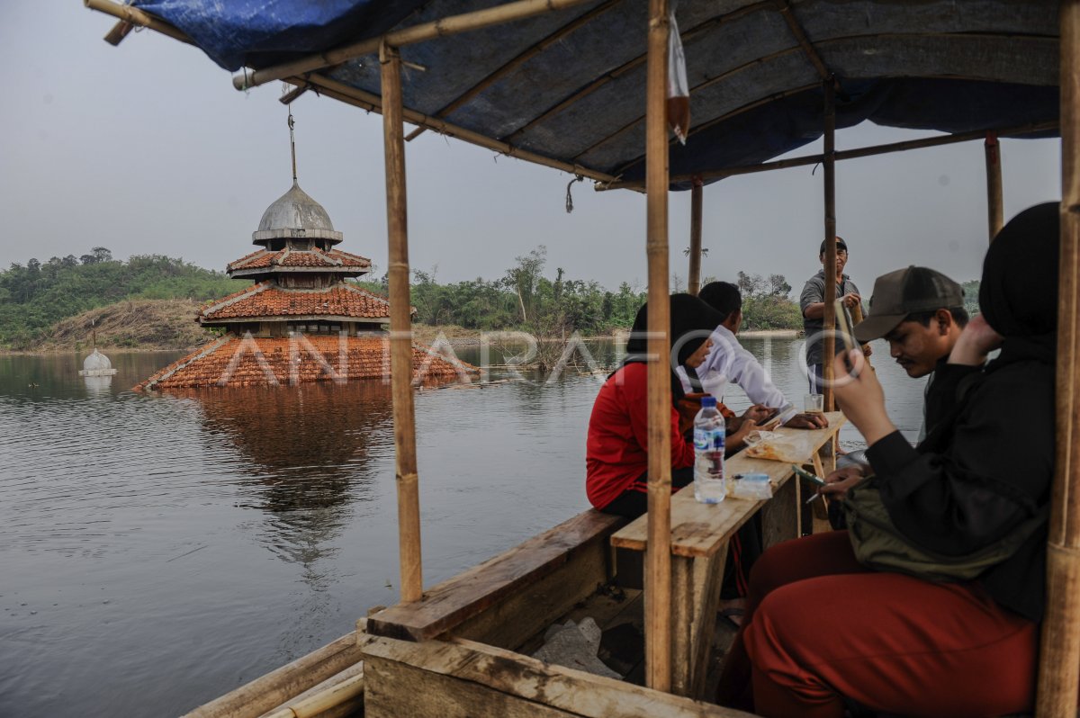 Wisata Kampung Tenggelam Sinday Di Lebak Antara Foto