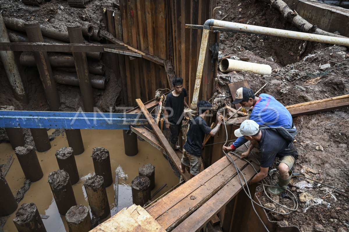 Pembangunan rumah pompa untuk antisipasi banjir Jakarta | ANTARA Foto