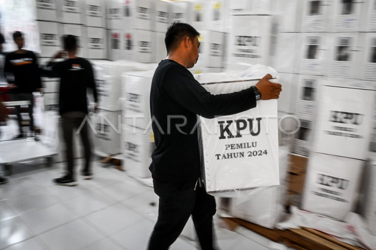 Distribusi Logistik Pemilu 2024 Di Kpu Penajam Antara Foto 9817