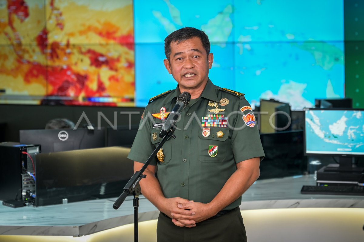 BNPB Kerja Sama Penanggulangan Bencana Dengan TNI AD | ANTARA Foto