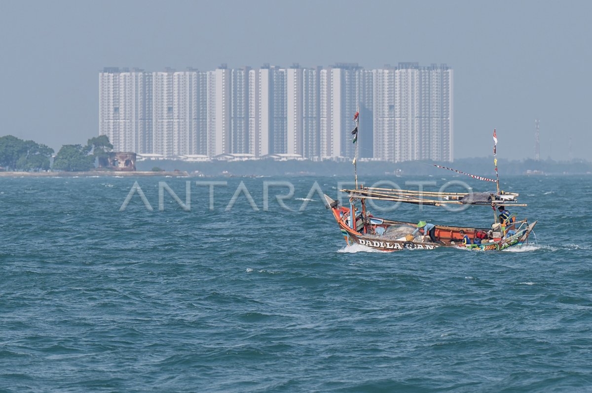 Waspada Gelombang Tinggi Di Perairan Indonesia | ANTARA Foto