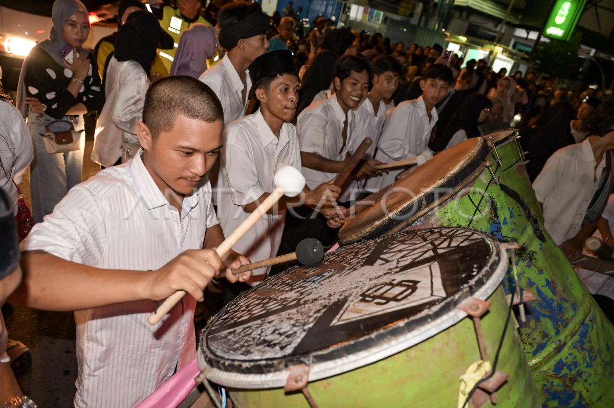 Takbiran Sambut Idul Fitri 1445 H Di Mataram | ANTARA Foto