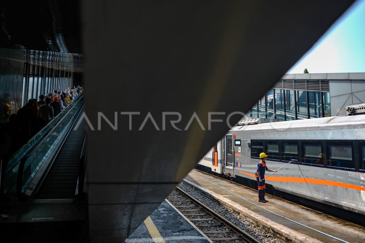 PT KAI Tambah Pengoperasian Kereta Antisipasi Lonjakan Penumpang ...