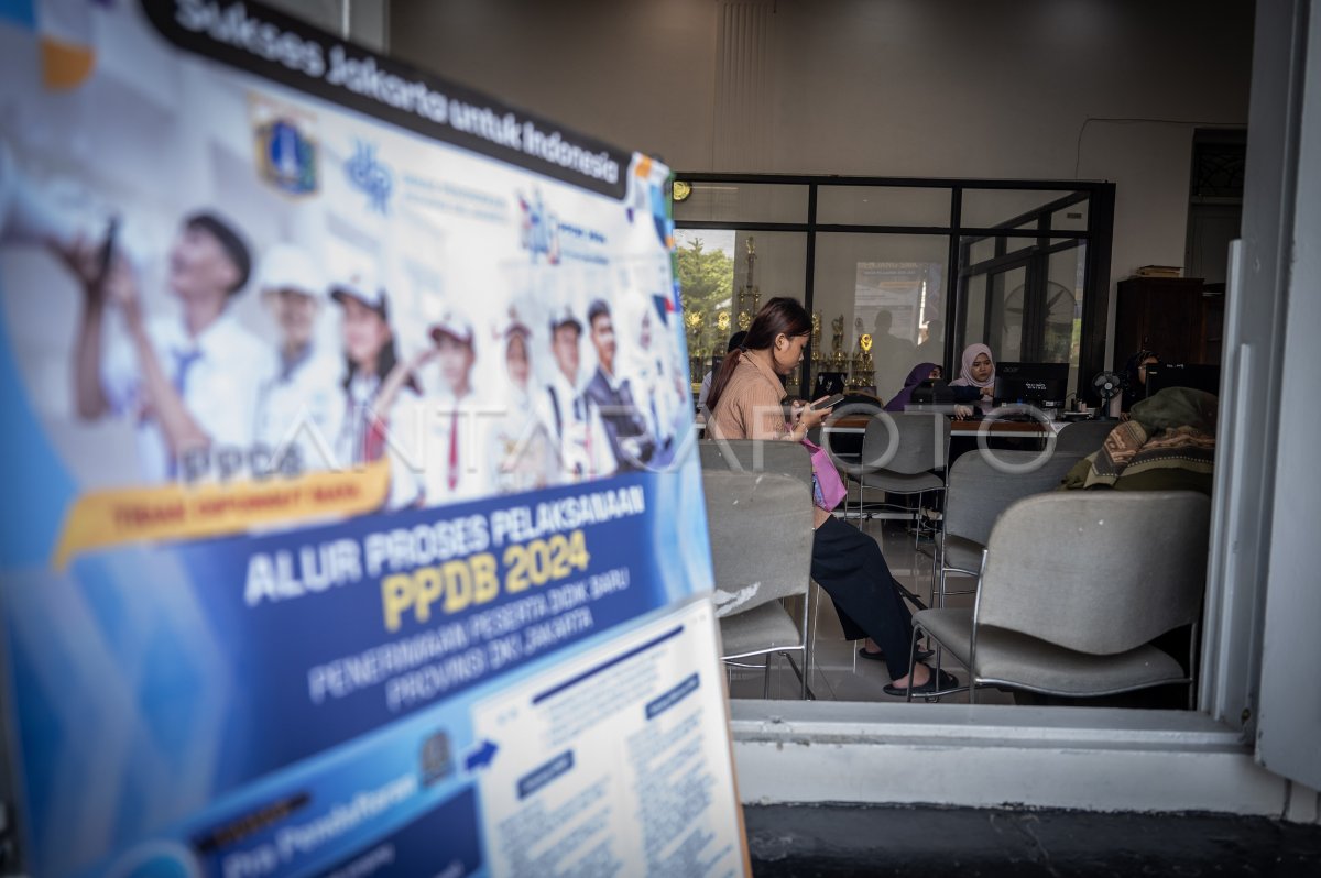 Pendaftaran Penerimaan Peserta Didik Baru Di Jakarta Antara Foto