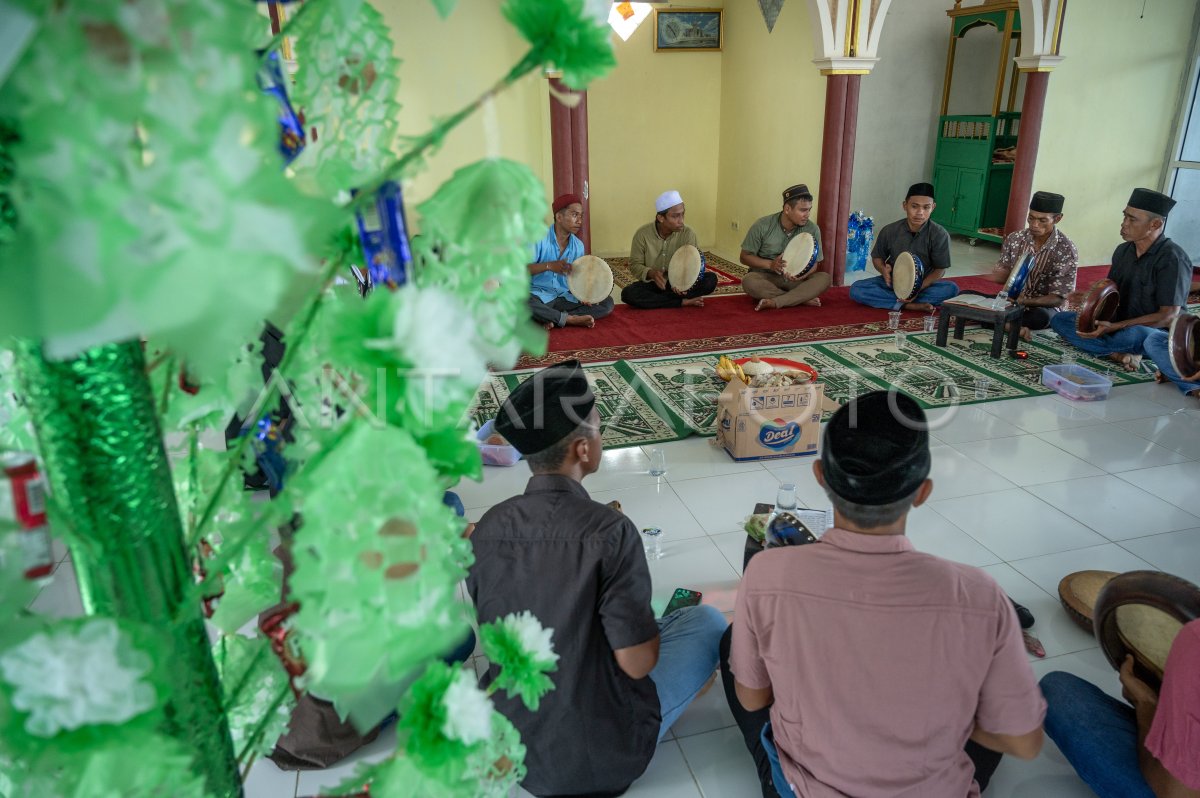 Tradisi Maulid Nabi Muhammad Saw Di Palu Antara Foto