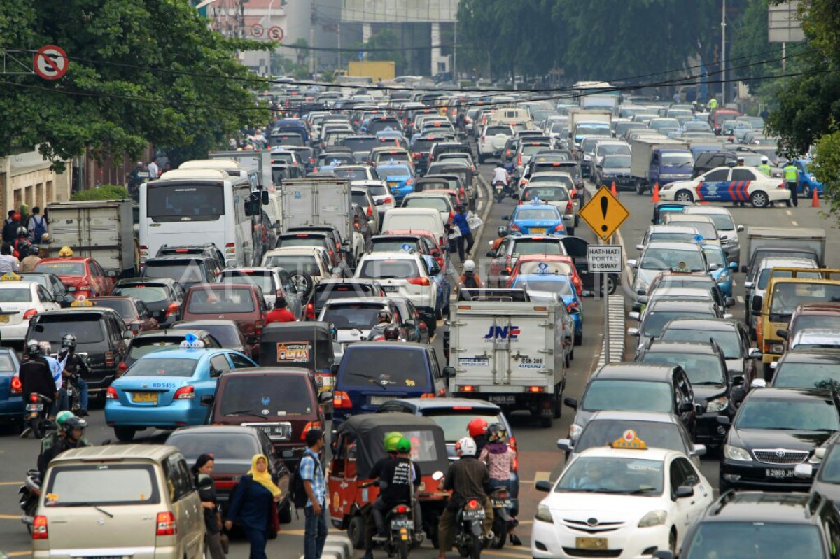 KEMACETAN IBUKOTA ANTARA Foto