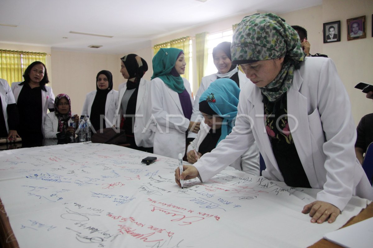 Aksi Solidaritas Dokter Antara Foto