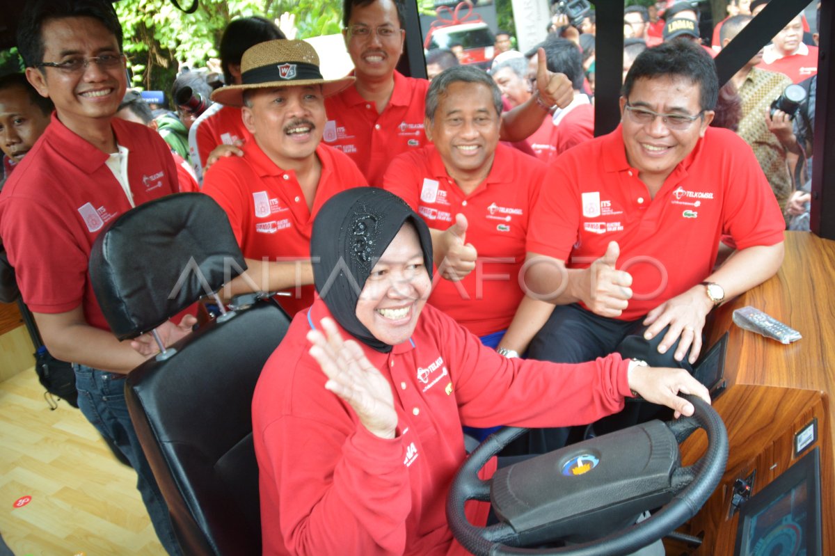 BUS LISTRIK PERTAMA DI INDONESIA | ANTARA Foto