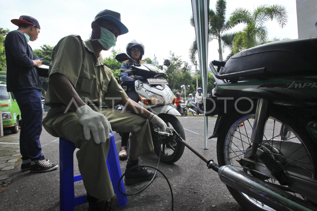 UJI EMISI KENDARAAN BERMOTOR | ANTARA Foto