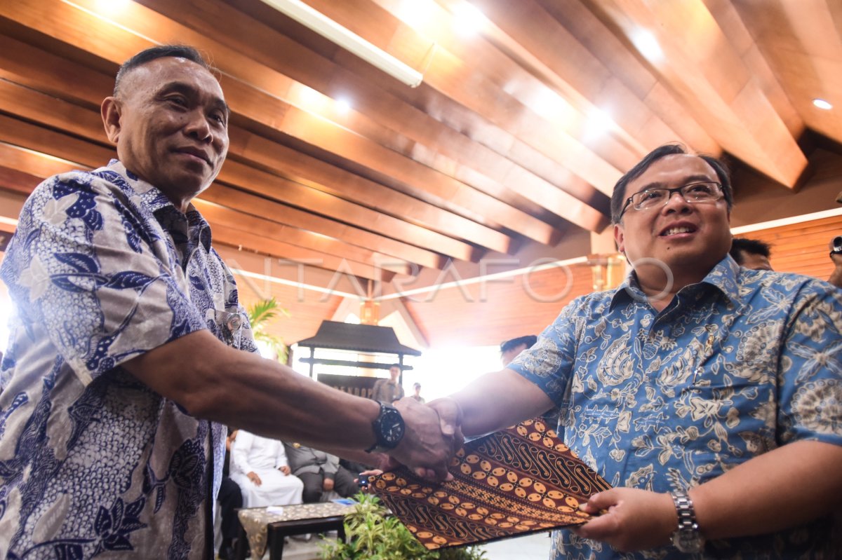 DANA TALANGAN KORBAN LUMPUR LAPINDO | ANTARA Foto