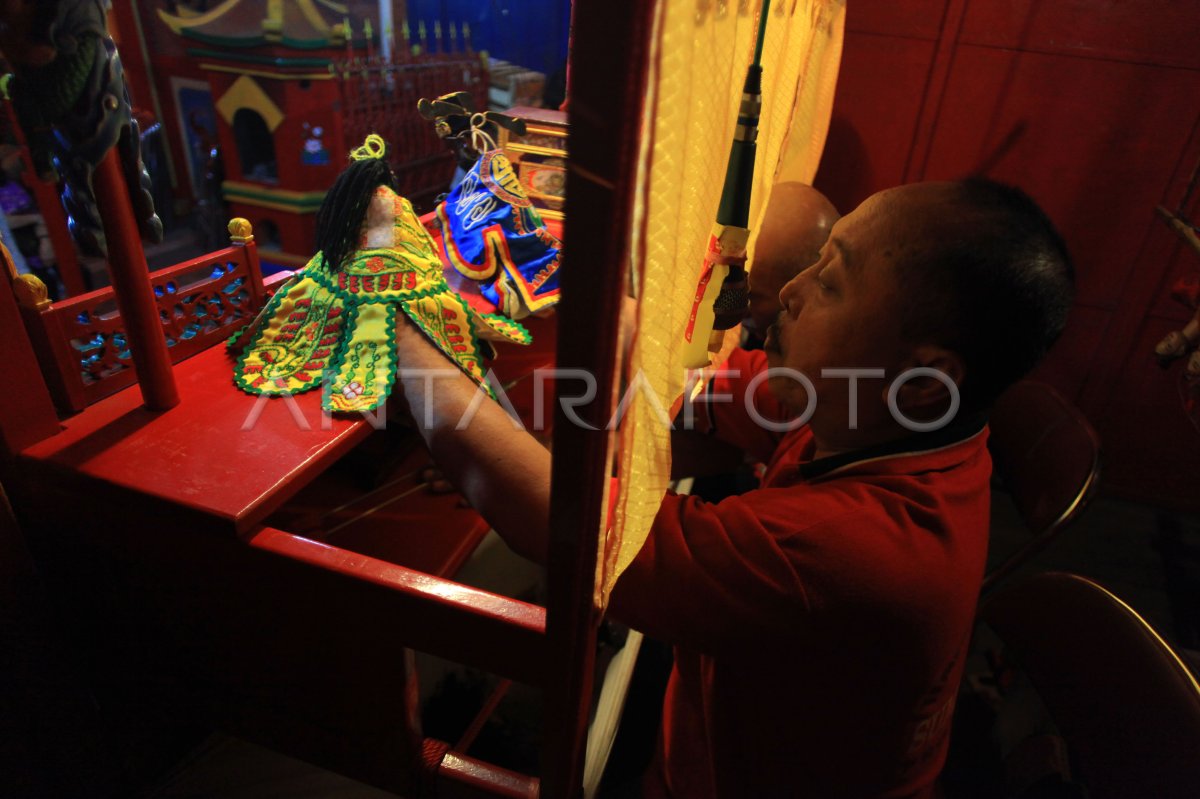 Pertunjukan Wayang Potehi Antara Foto