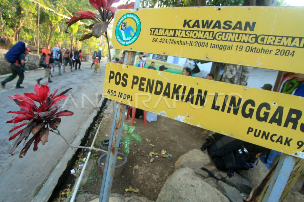 Jalur Pendakian Ditutup Antara Foto