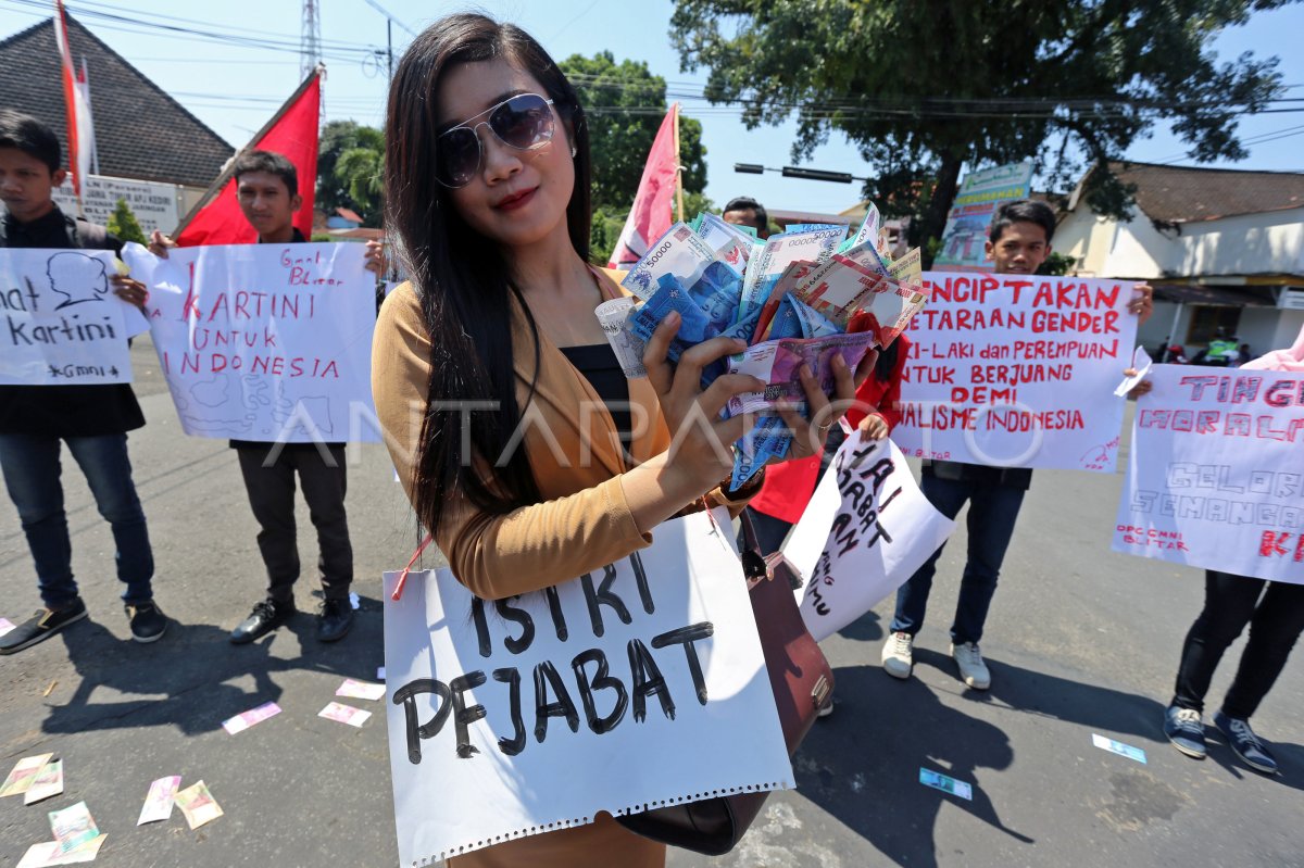 Aksi Peringatan Hari Kartini Antara Foto