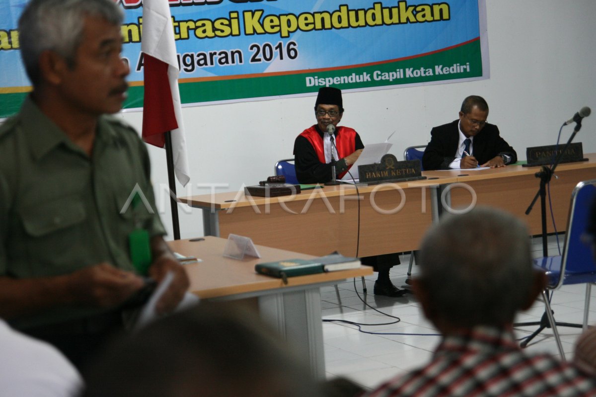 SIDANG KELILING TERTIB ADMINISTRASI KEPENDUDUKAN | ANTARA Foto