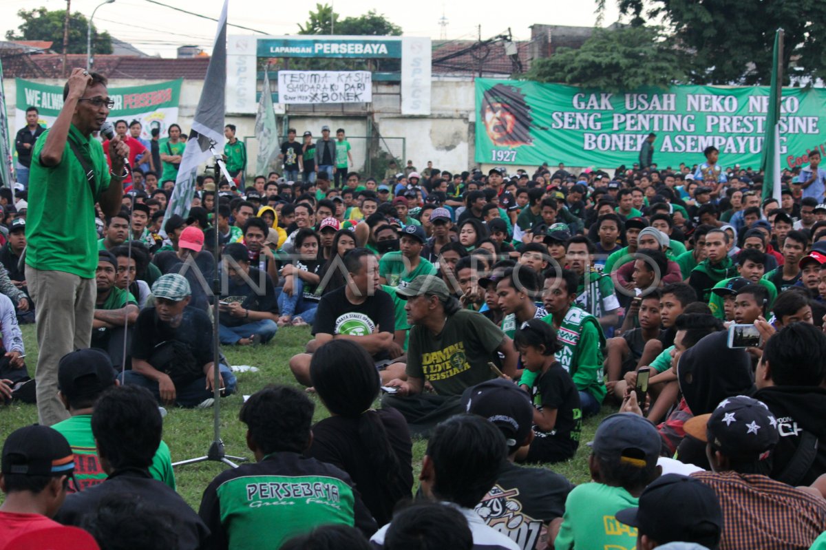 Rapat Konsolidasi Suporter Persebaya Surabaya Antara Foto