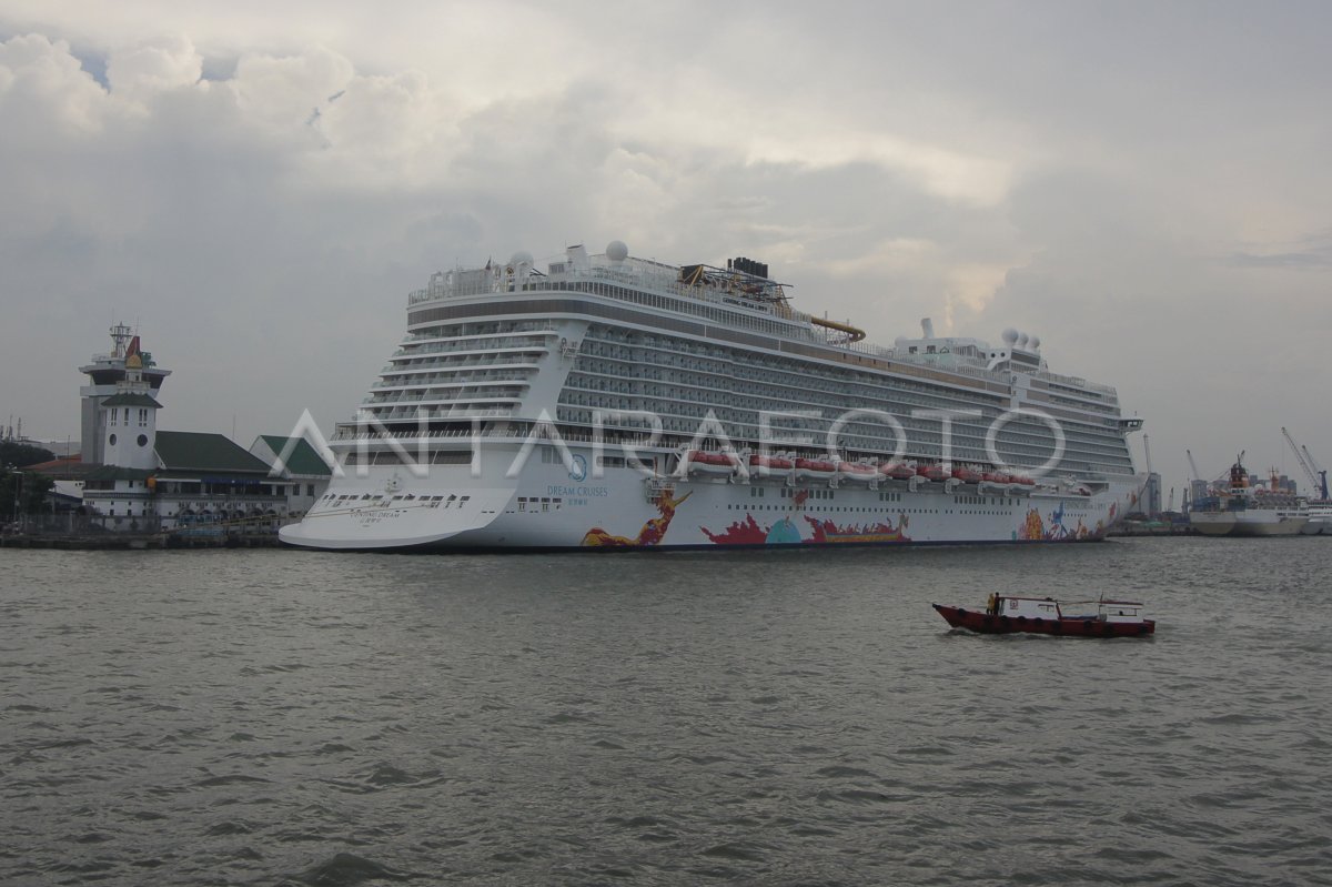 Kapal Pesiar Genting Dream Antara Foto 4377