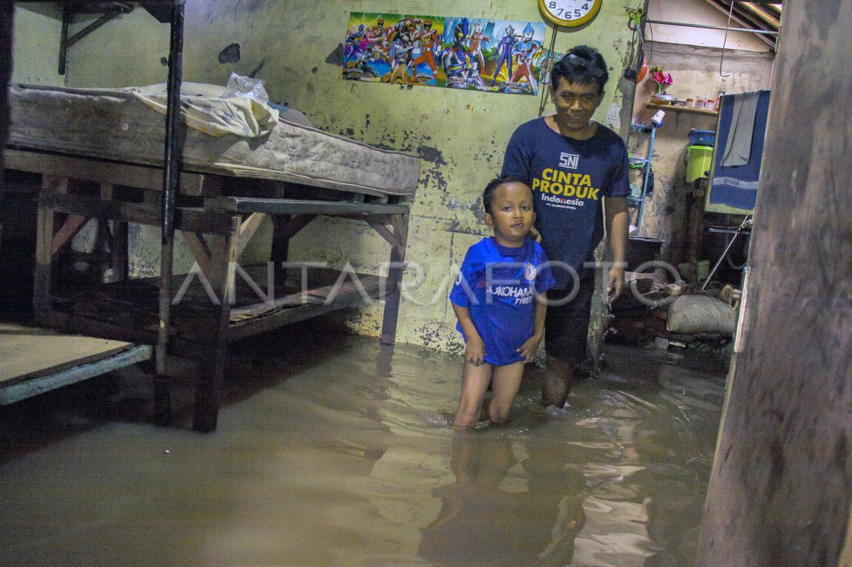 Banjir Di Cipinang Melayu Antara Foto