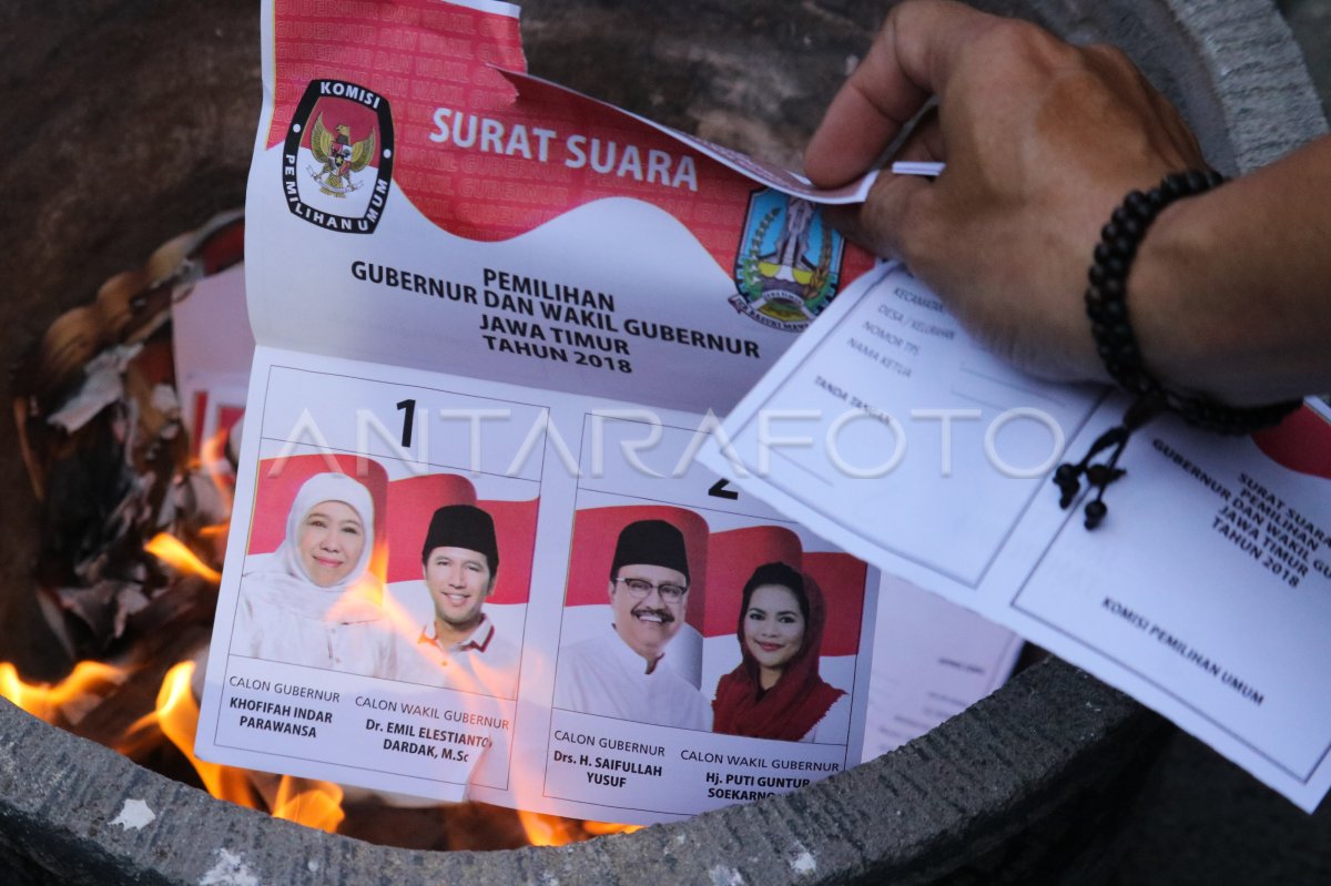 PEMUSNAHAN SURAT SUARA RUSAK | ANTARA Foto