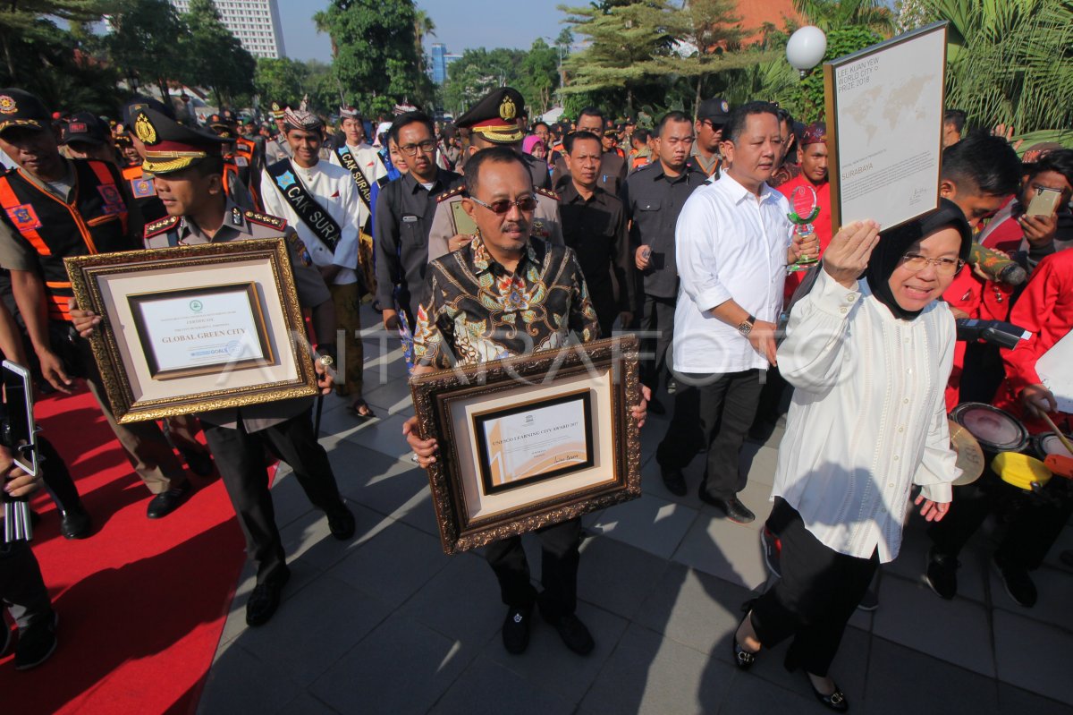 PERAYAAN PENGHARGAAN KOTA SURABAYA | ANTARA Foto