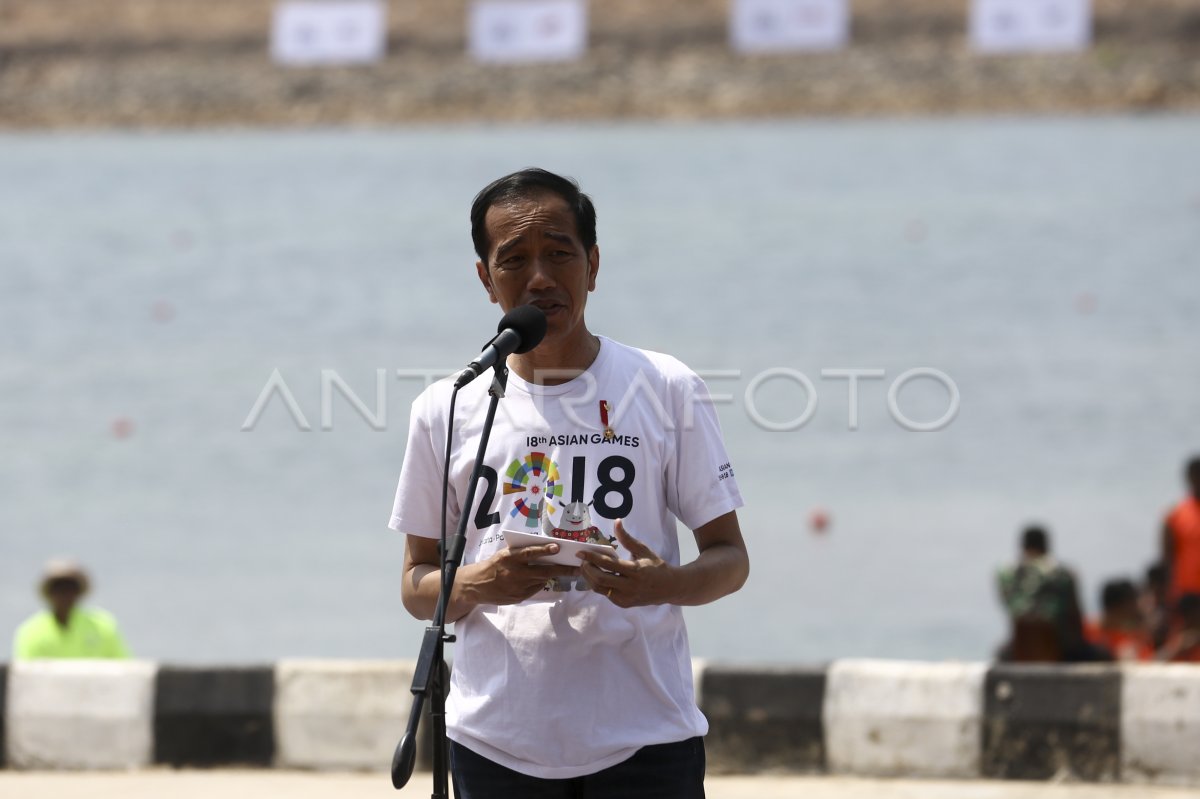 LOMBA DAYUNG PERAHU NAGA | ANTARA Foto