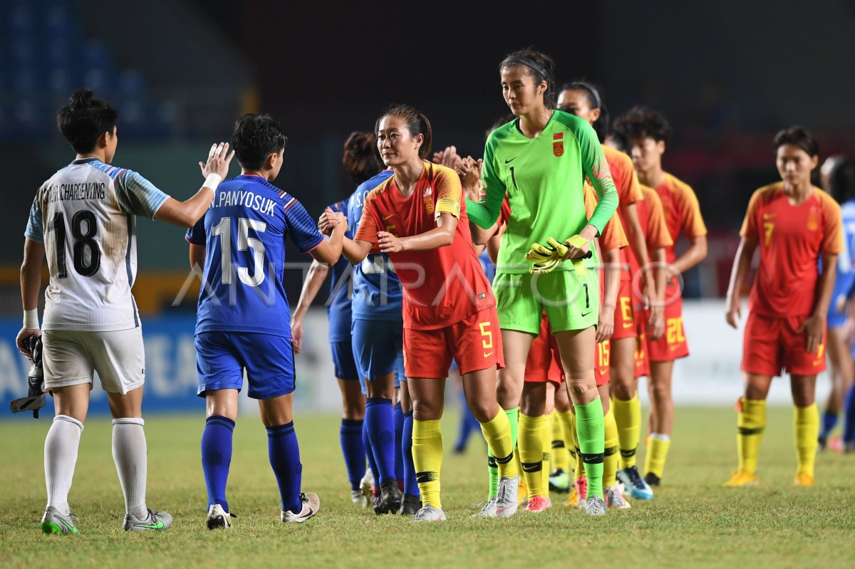 PEREMPAT FINAL SEPAK BOLA CINA VS THAILAND | ANTARA Foto