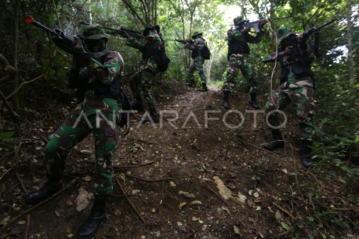 LATIHAN PERTEMPURAN HUTAN PRAJURIT RAIDER | ANTARA Foto