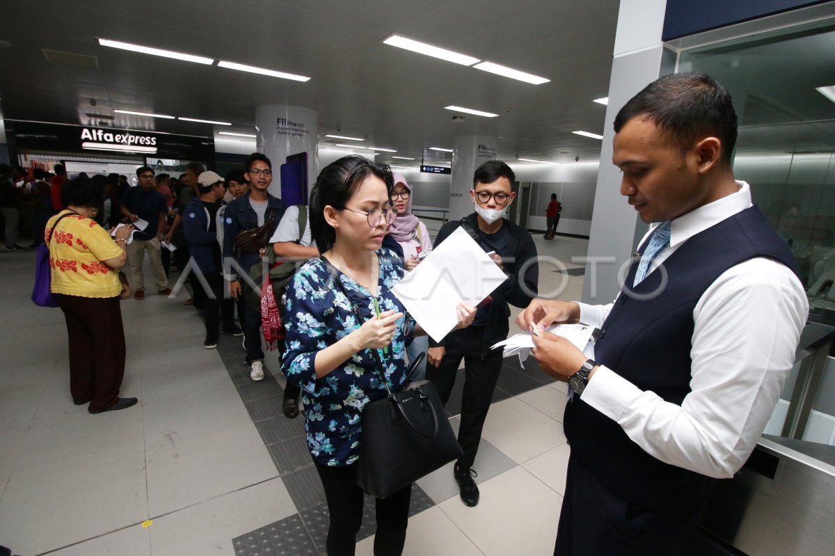 MRT SIAP BEROPERASI | ANTARA Foto