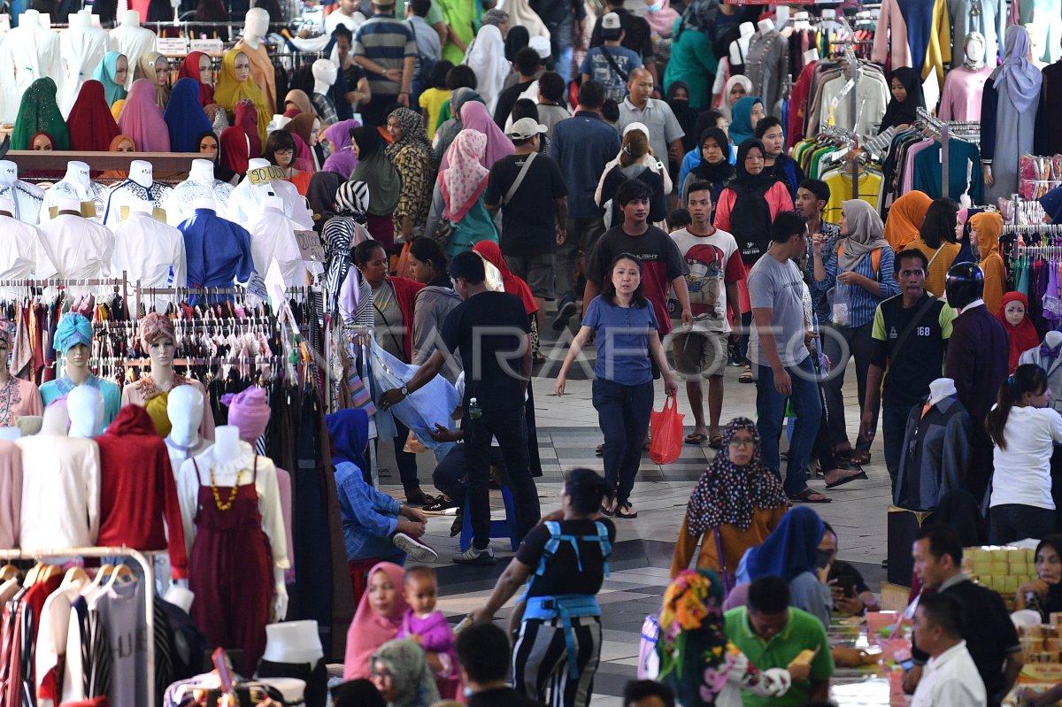 PERTUMBUHAN INDEKS PENJUALAN RIIL | ANTARA Foto