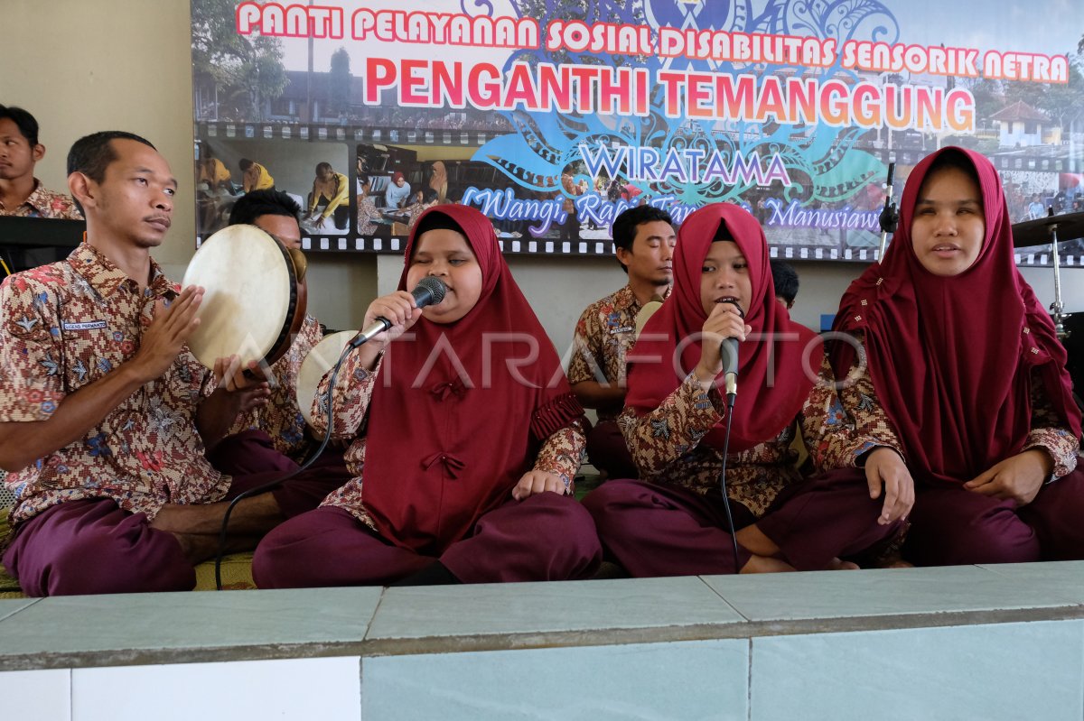 GRUP REBANA DISABILITAS NETRA HIDAYAH | ANTARA Foto