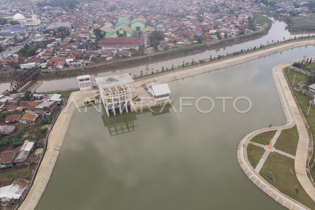 KOLAM RETENSI CIEUNTEUNG ANTARA Foto