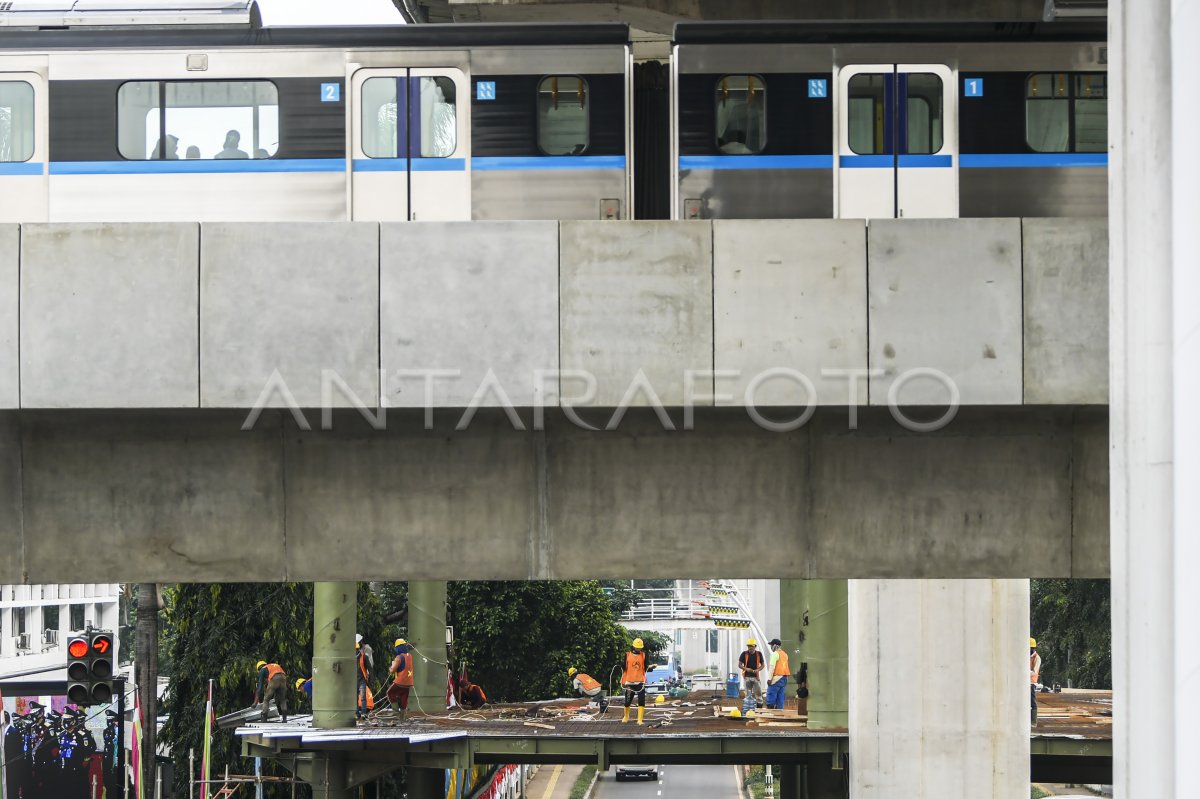 PROGRES PEMBANGUNAN SKYBRIDGE HALTE CSW-MRT ASEAN | ANTARA Foto