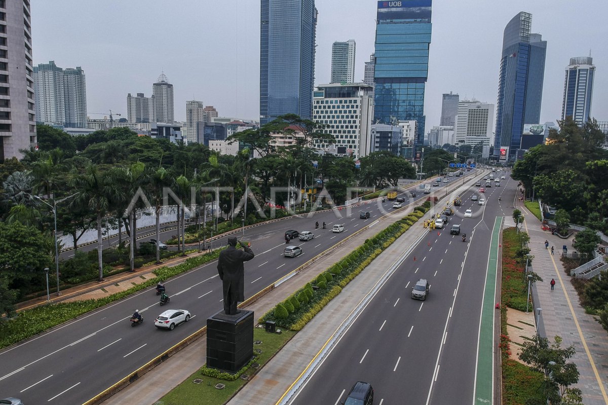 PEMBERLAKUAN KEMBALI PSBB MASA TRANSISI DI JAKARTA | ANTARA Foto