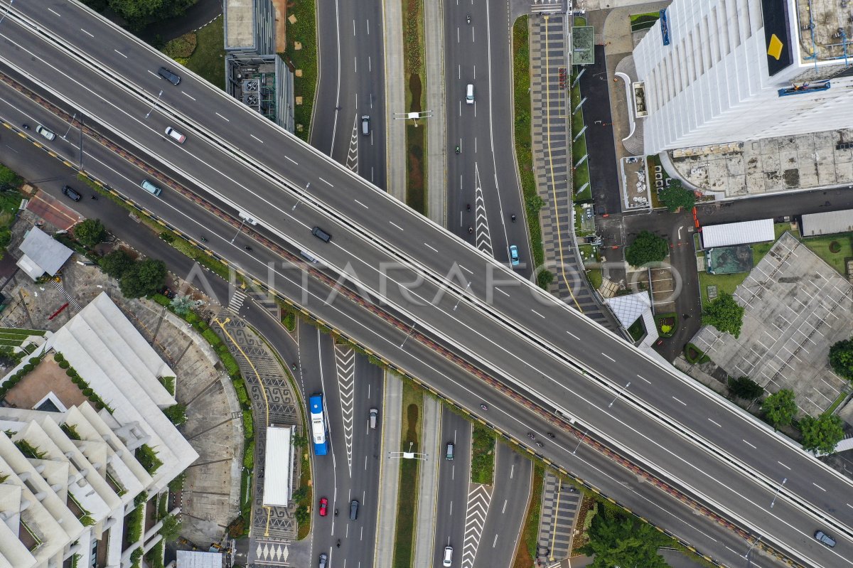 PEMBERLAKUAN KEMBALI PSBB MASA TRANSISI DI JAKARTA | ANTARA Foto