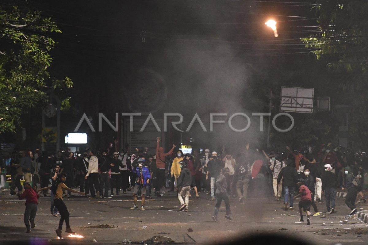 Aksi Tolak Uu Cipta Kerja Antara Foto