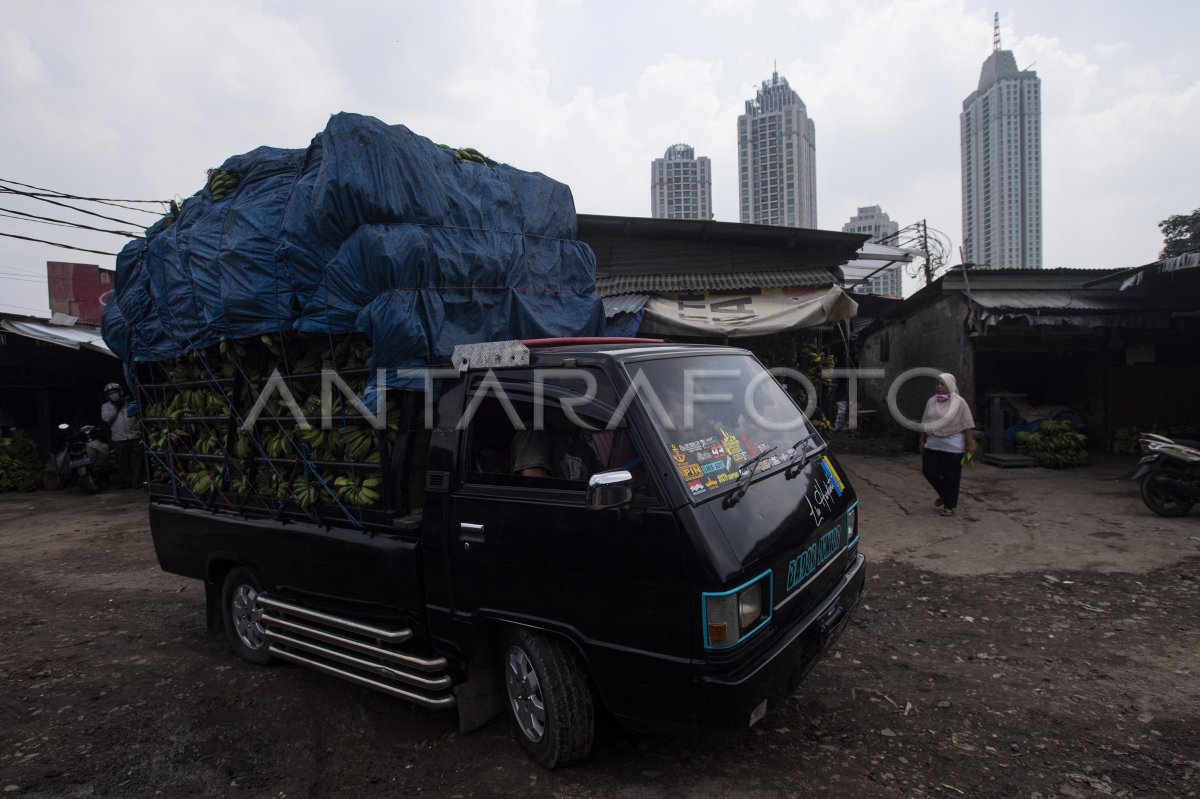 Geliat Pasar Tradisional Saat Pandemi Antara Foto