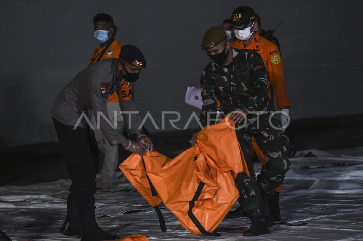 Temuan Bagian Korban Sriwijaya Air Sj182 Antara Foto