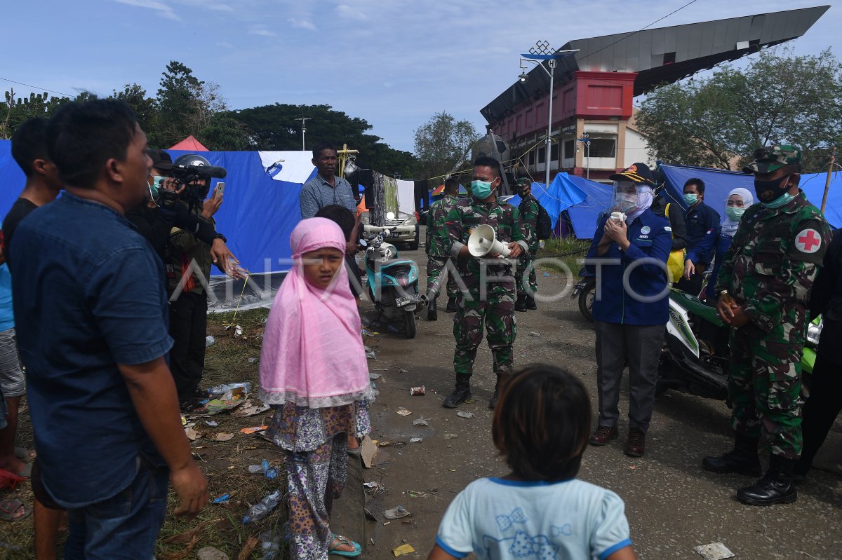 KEPALA BMKG BERDIALOG DENGAN PENGUNGSI GEMPA | ANTARA Foto