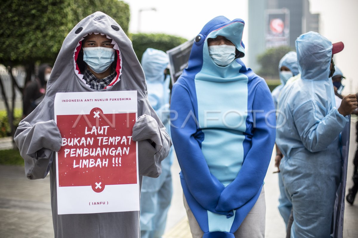 AKSI TOLAK LIMBAH NUKLIR JEPANG | ANTARA Foto