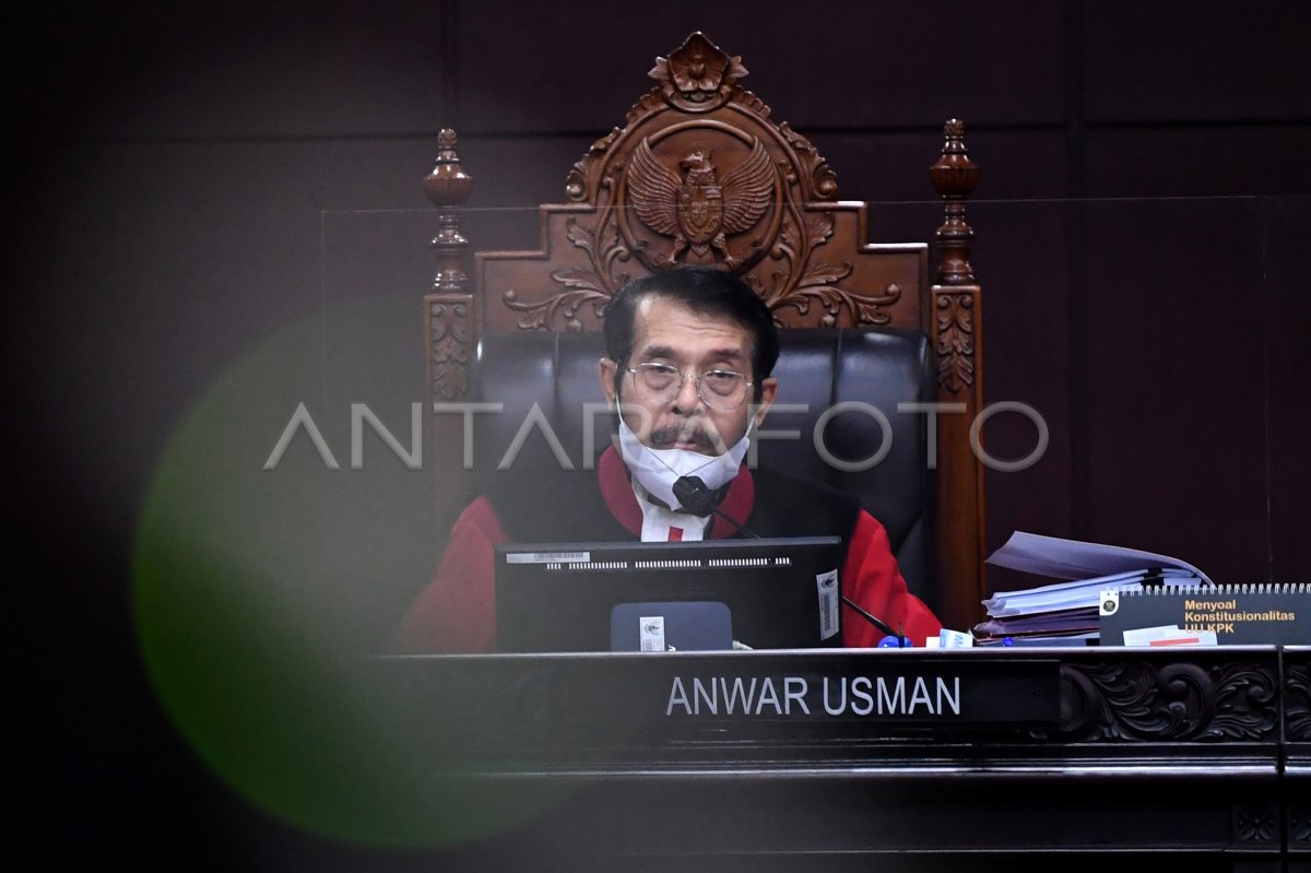 Pengujian Formil Dan Materiil Uu Cipta Kerja Antara Foto