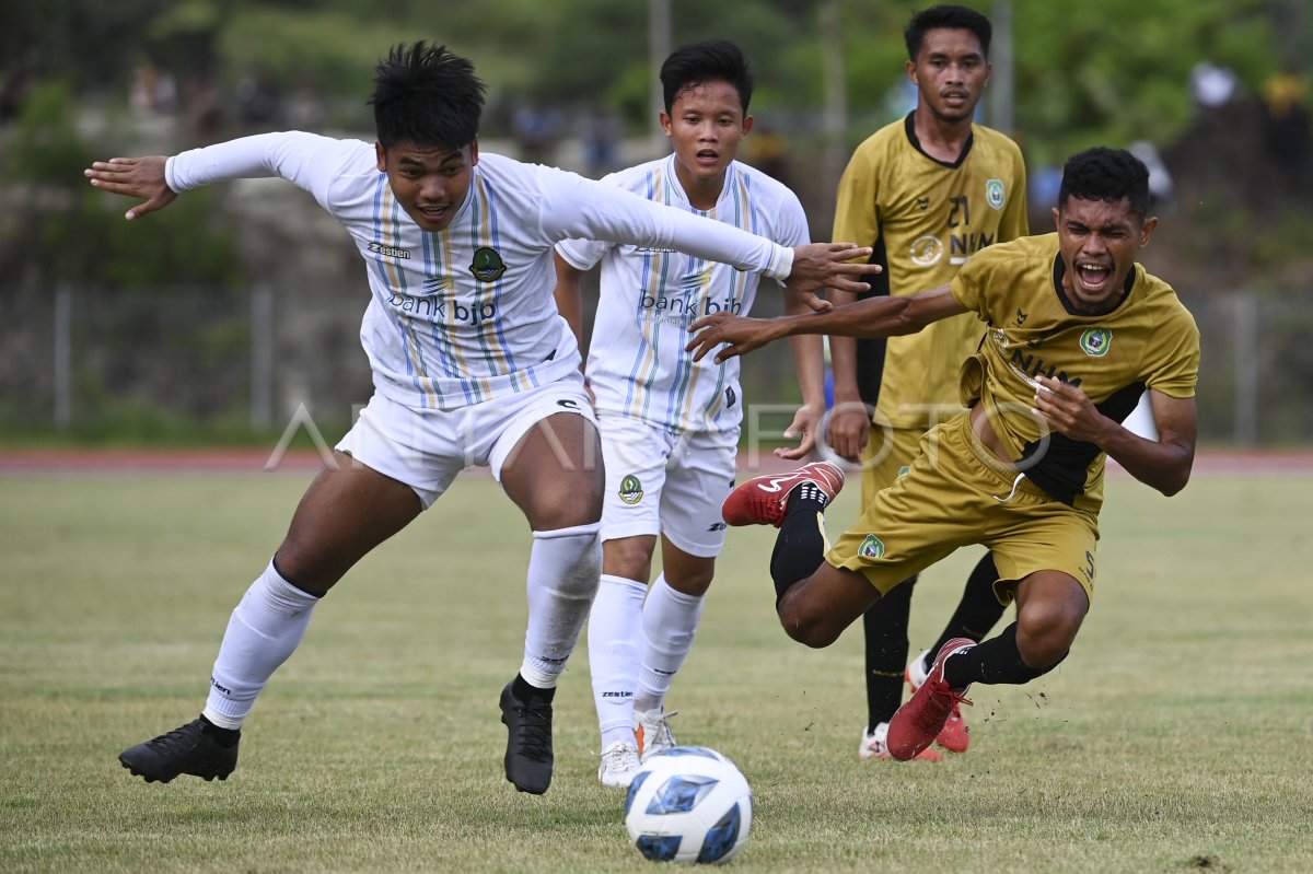 Penyisihan Sepak Bola Putra Pon Papua Antara Foto