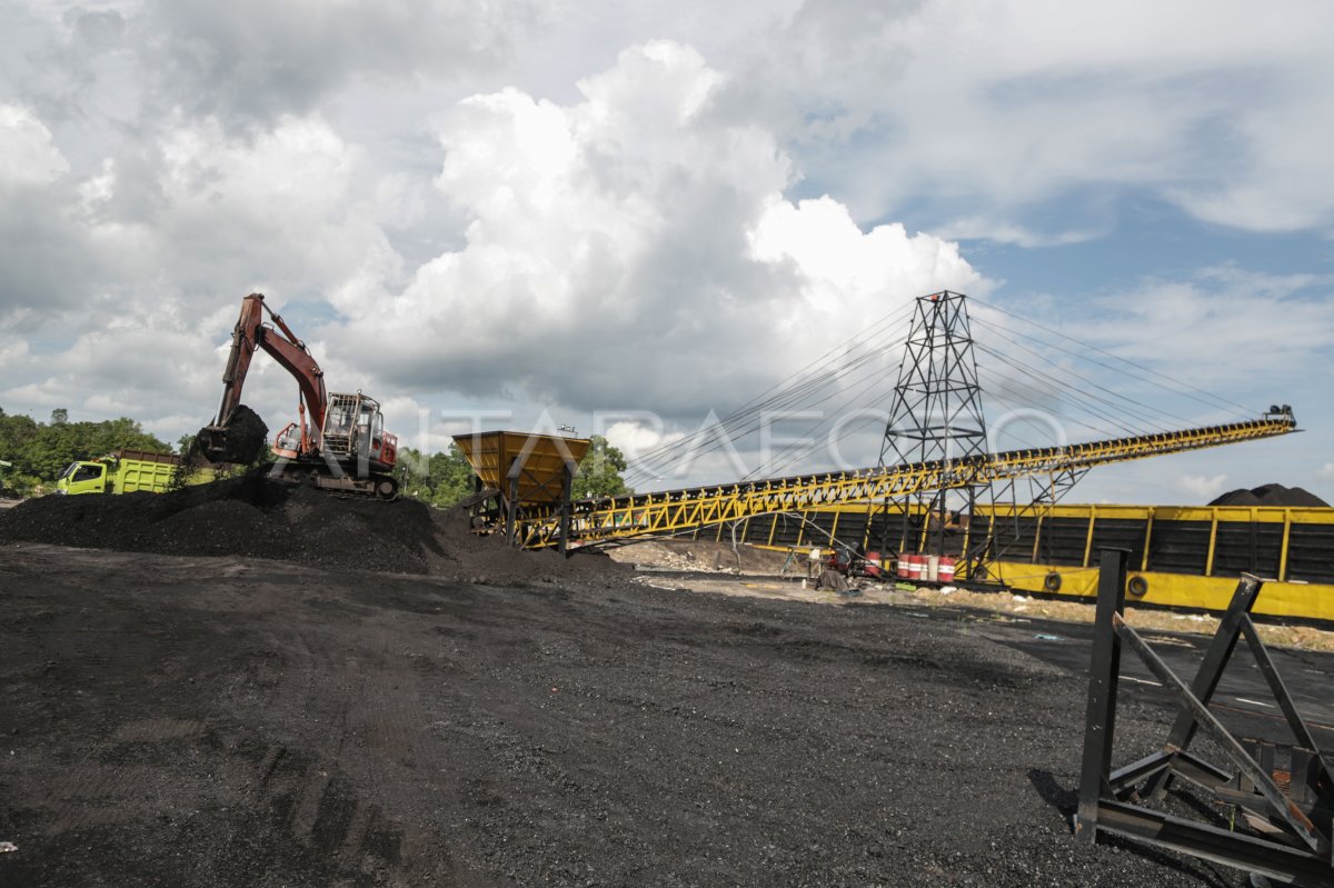 REALISASI PRODUKSI BATU BARA NASIONAL | ANTARA Foto