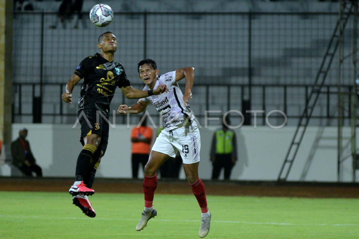 PERSEBAYA VS BALI UNITED | ANTARA Foto