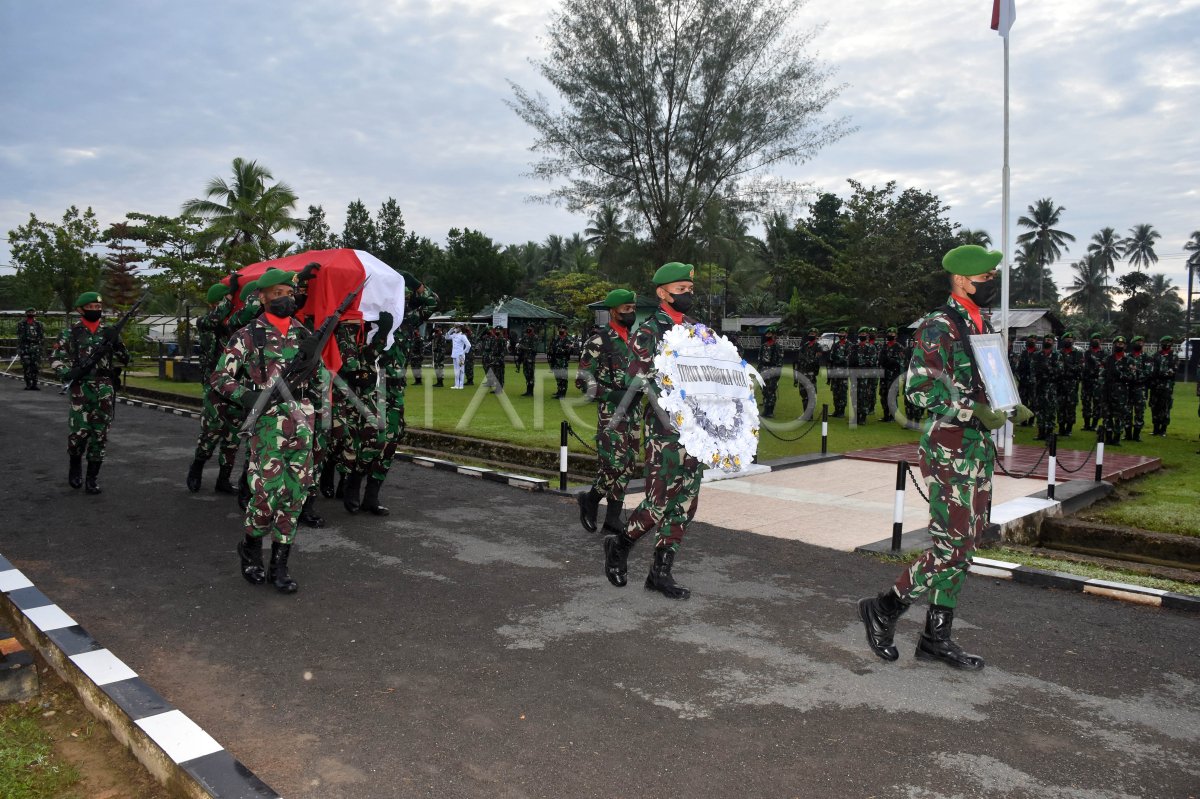 PELEPASAN JENAZAH PRAJURIT TNI KORBAN KKB | ANTARA Foto