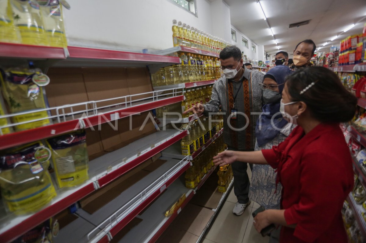 Sidak Harga Dan Ketersediaan Stok Minyak Goreng Antara Foto