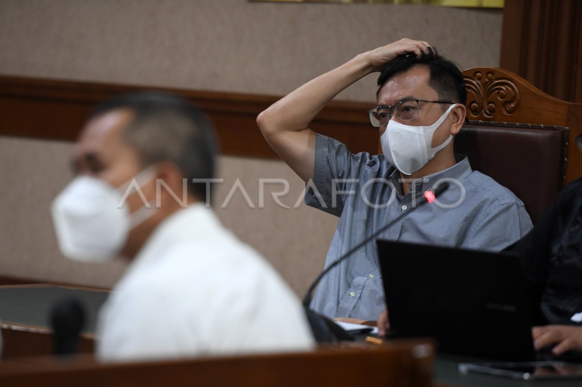 SIDANG LANJUTAN BENNY TJOKROSAPUTRO KASUS KORUPSI ASABRI | ANTARA Foto