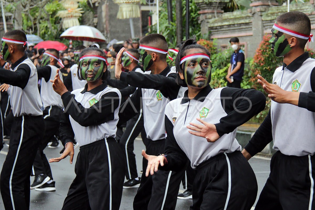 Gerak Jalan Hari Kemerdekaan Ri Di Bali Antara Foto