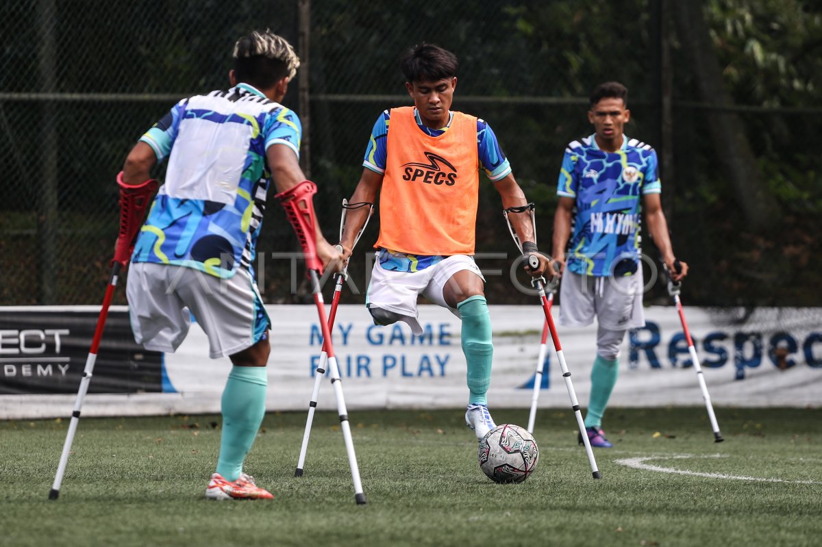 LATIHAN JELANG PIALA DUNIA AMPUTEE FOOTBALL | ANTARA Foto