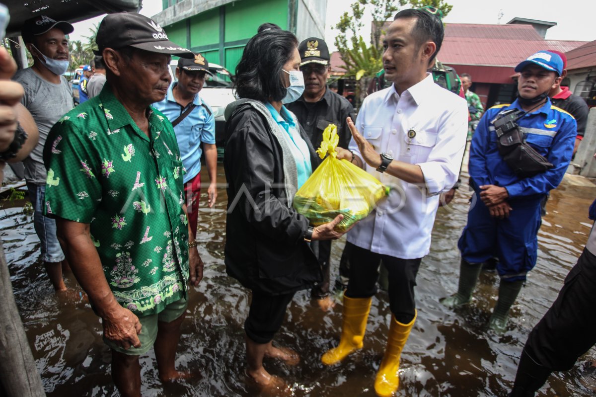 Bantuan Logistik Bagi Korban Banjir Di Palangka Raya Antara Foto