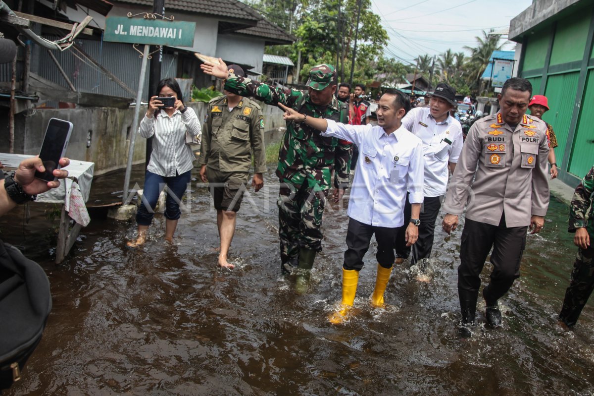 Bantuan Logistik Bagi Korban Banjir Di Palangka Raya Antara Foto