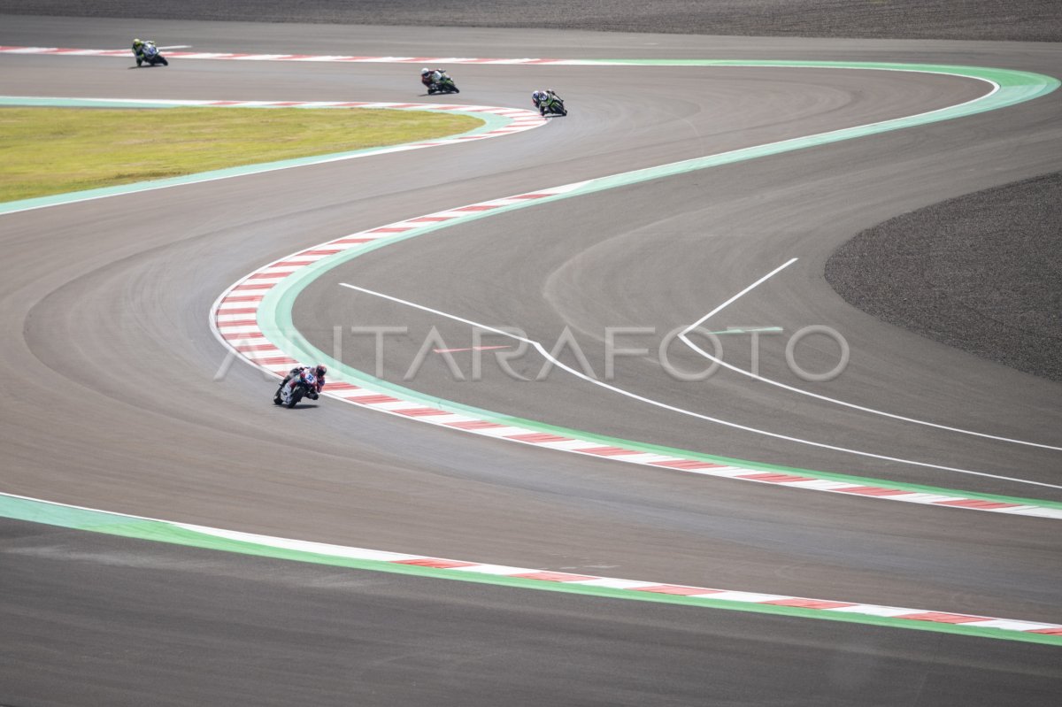 SESI LATIHAN BEBAS PERTAMA WSBK | ANTARA Foto